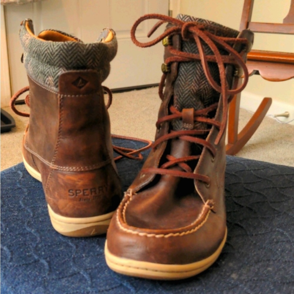 Sperry Women's Lace-up Boots